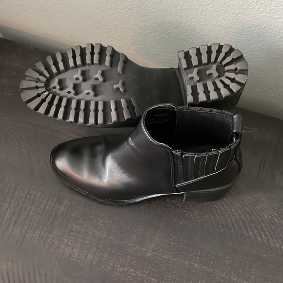 Black Zara Booties in a size 36 - Picture 3 of 4